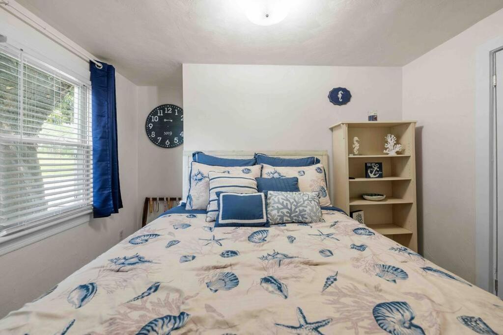 Beach Bungalow - 1 Block To Beach - Pets Welcome! Norfolk Buitenkant foto