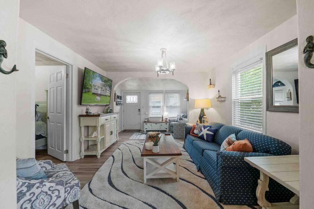 Beach Bungalow - 1 Block To Beach - Pets Welcome! Norfolk Buitenkant foto
