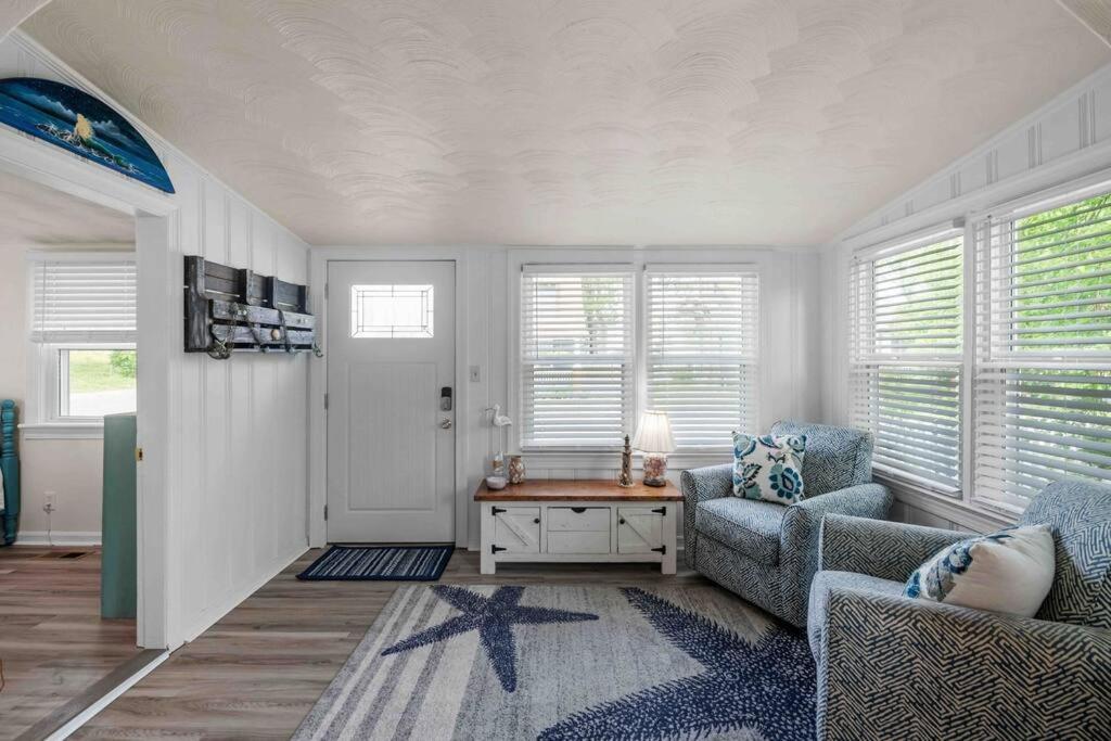 Beach Bungalow - 1 Block To Beach - Pets Welcome! Norfolk Buitenkant foto