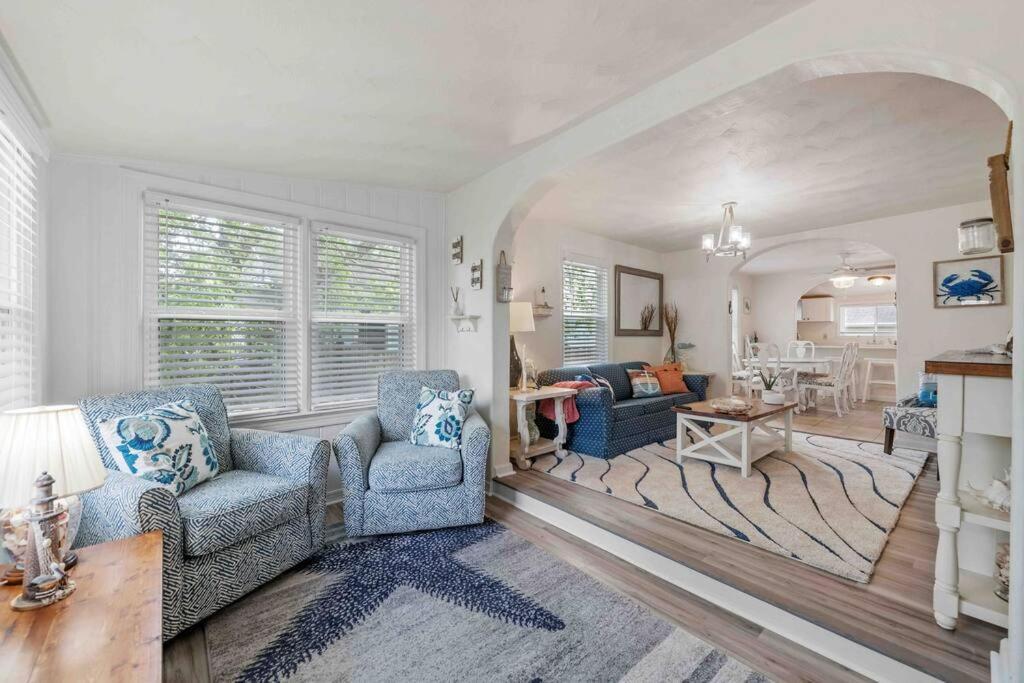 Beach Bungalow - 1 Block To Beach - Pets Welcome! Norfolk Buitenkant foto